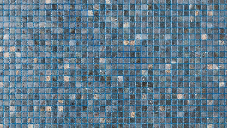 Instalação de mosaico em piscinas de poliestireno