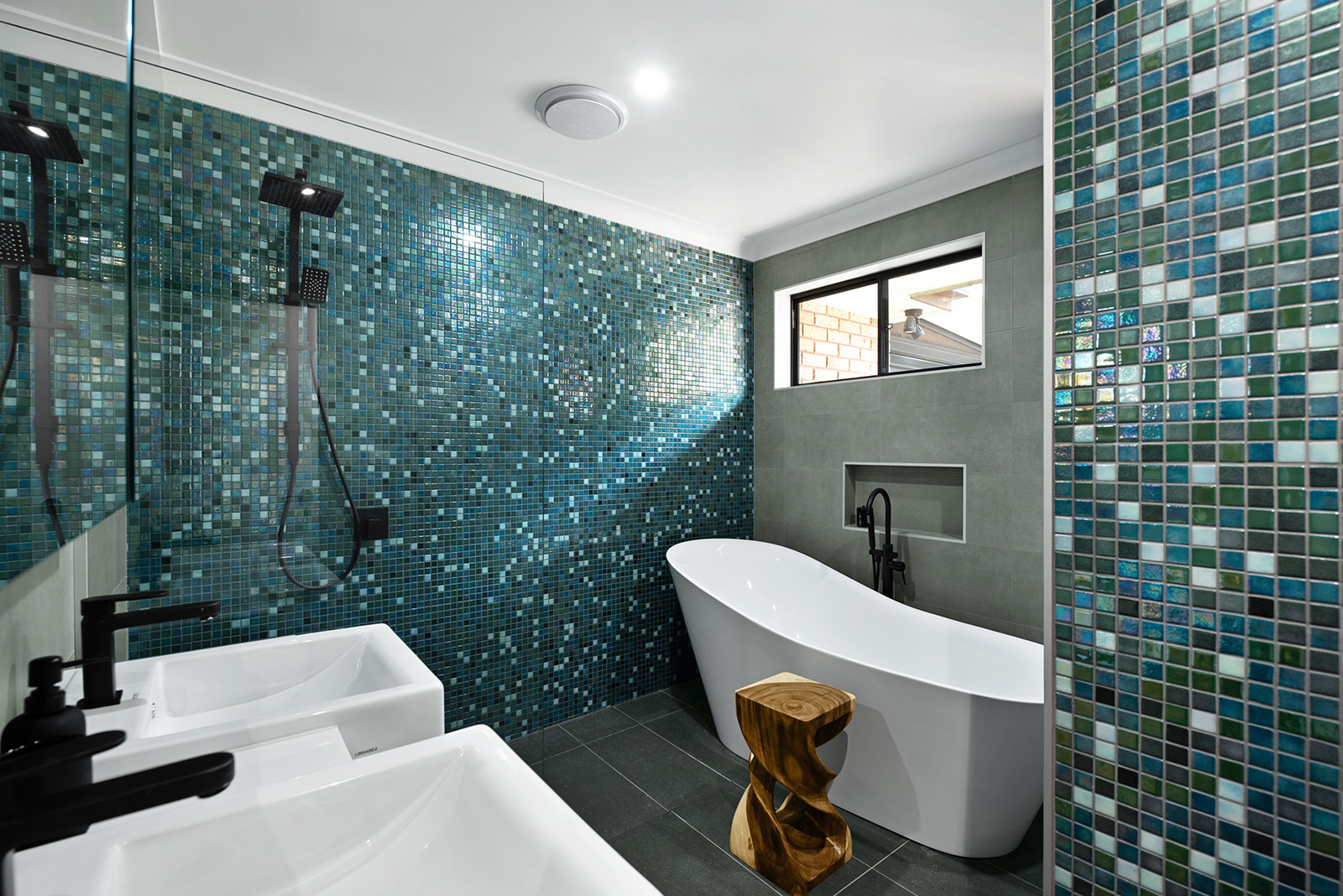 Ezarri DECO Design Interiors Bathroom