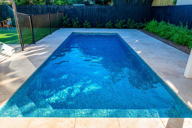 razones para elegir gresite en tu piscina