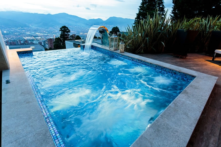 reasons to choose mosaic tiles for your pool