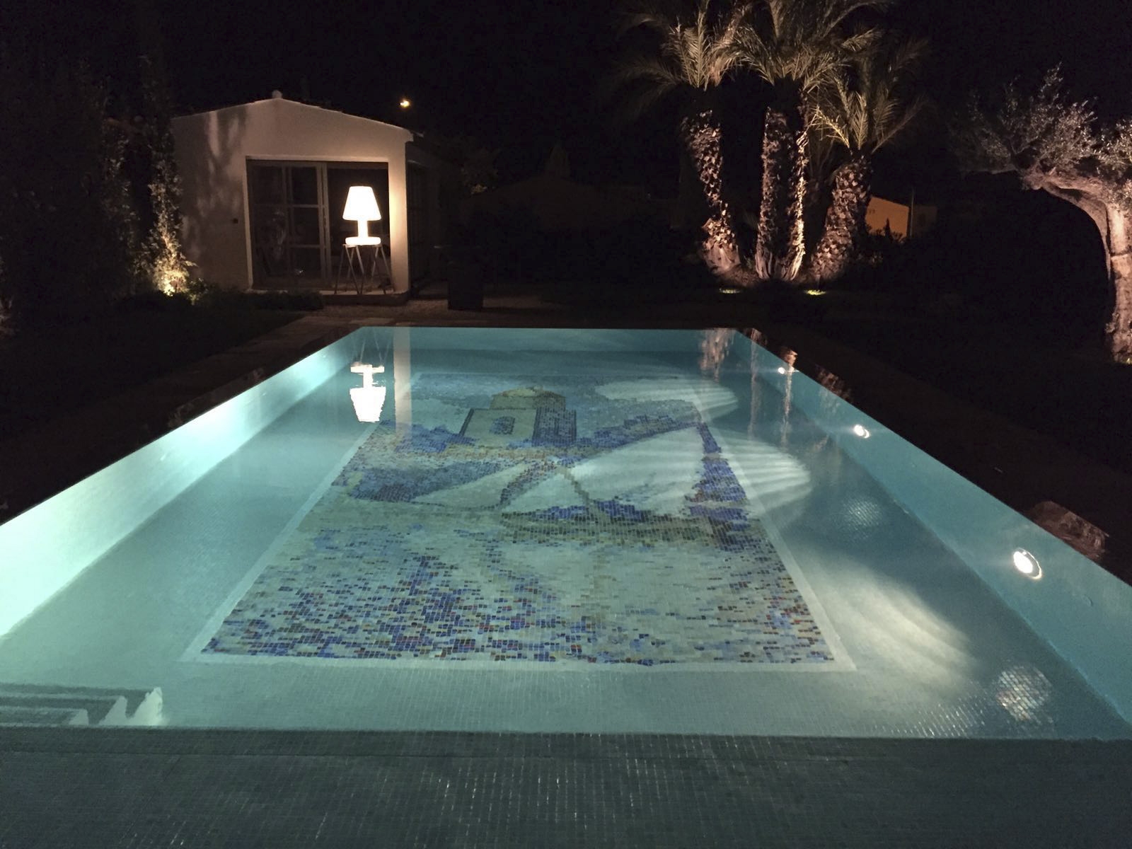 Pool mosaic designs