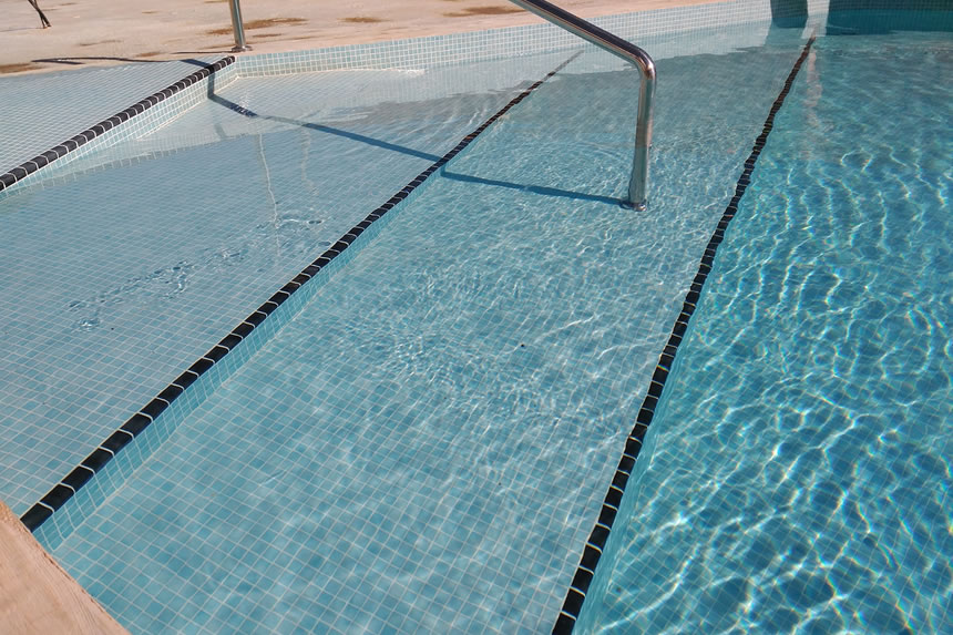 An Exceptional Mosaic Tile Piece For Pools, How Much To Tile A Swimming Pool