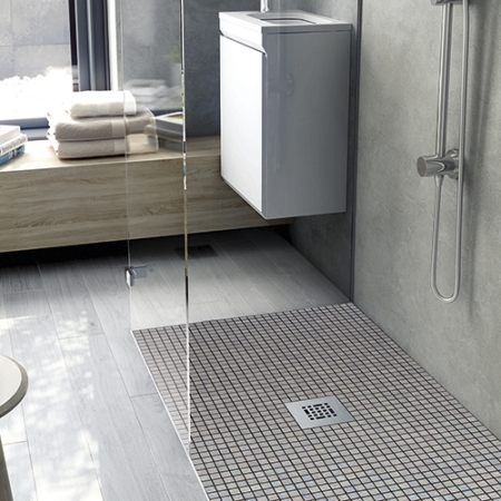 ¿Cómo limpiar el mosaico Ezarri en el cuarto de baño?