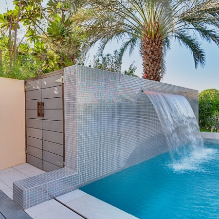 Iridescent Mosaic Tile: Reflections That Transform Water