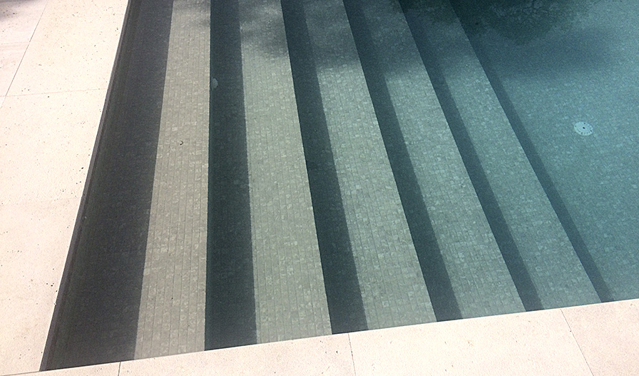 Decoración de piscinas: ideas, estilos y mosaicos que transforman tu espacio